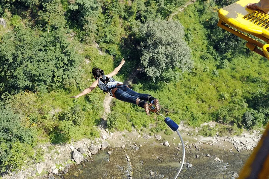 Valley Rope Jump